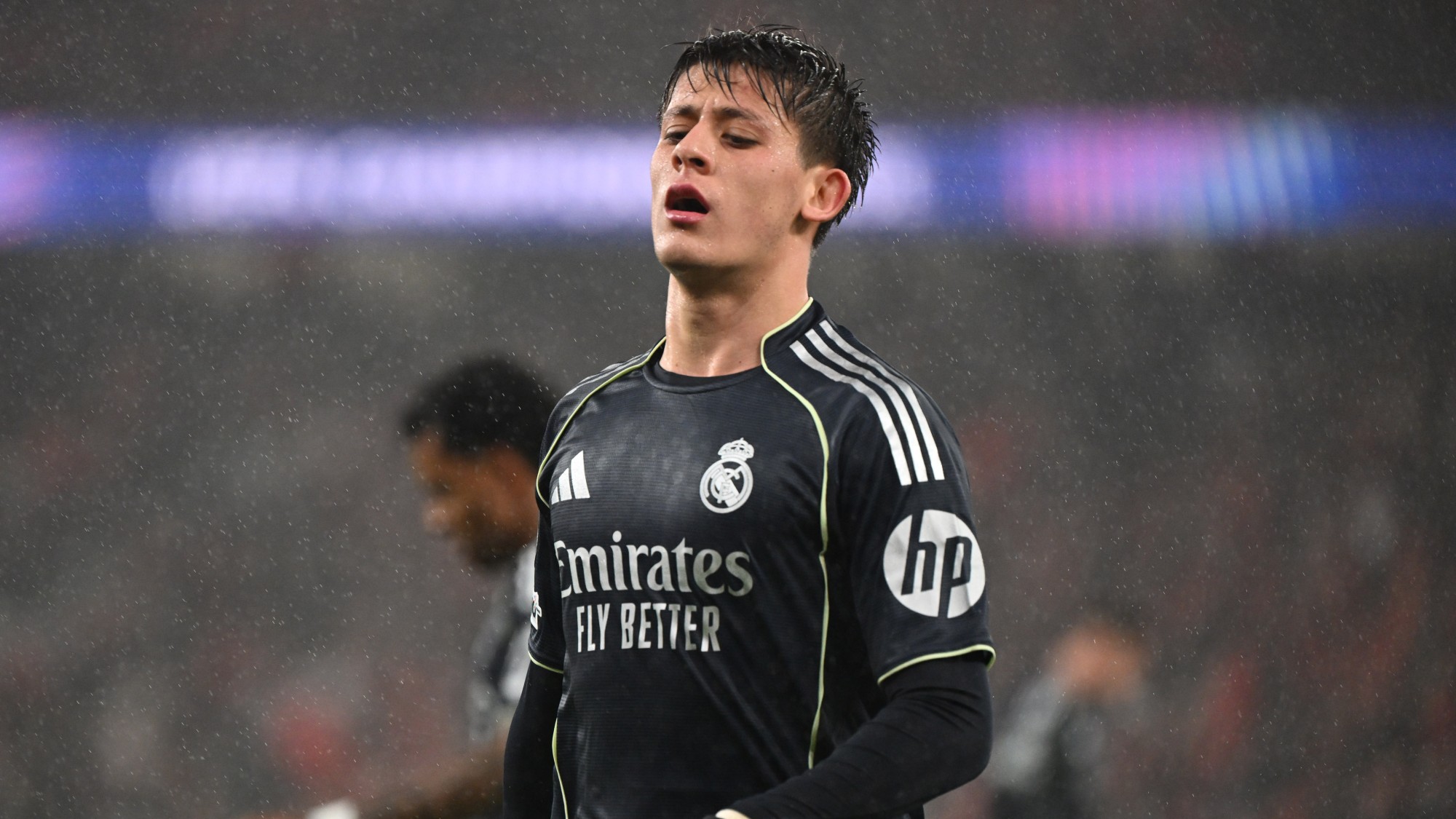 Arda Güler, a Real Madrid török játékosa a Benfica elleni Bajnokok Ligája-mérkőzésen.