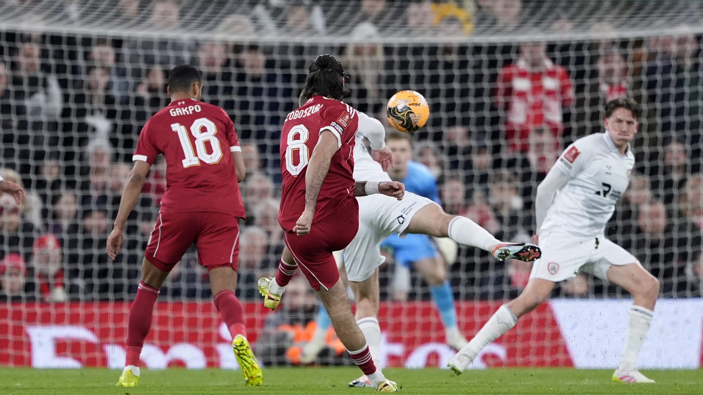 Szoboszlai Dominik gólt lőtt a Barnsley-nak.