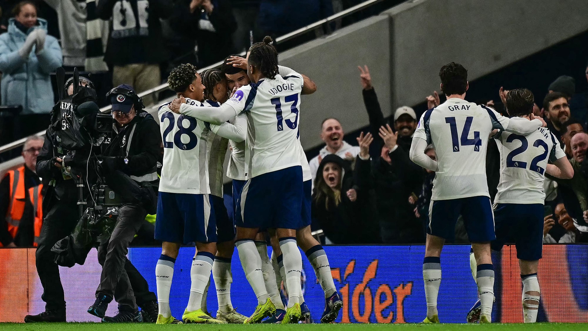 Dominic Solanke skorpiórúgás Tottenham Manchester City