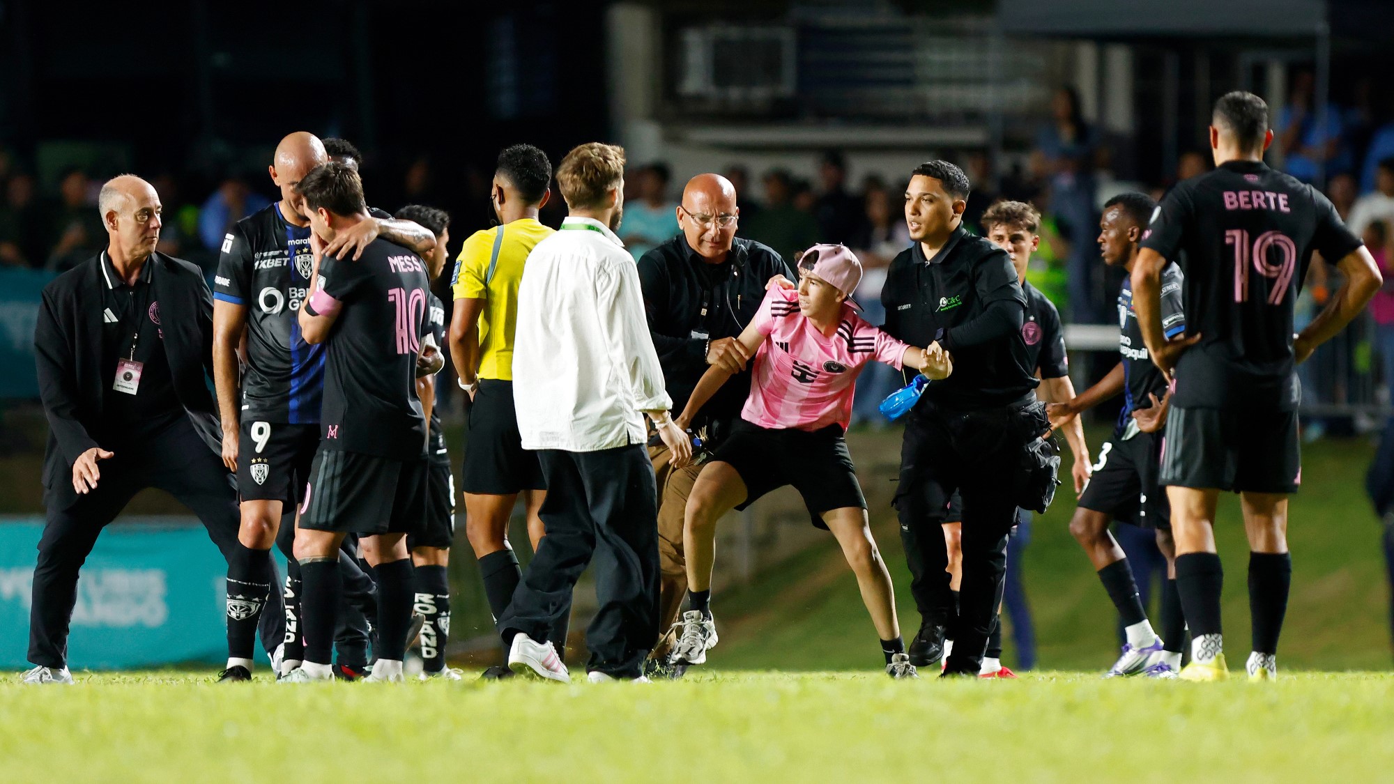 Lionel Messi berohanó szurkolók puerto rico