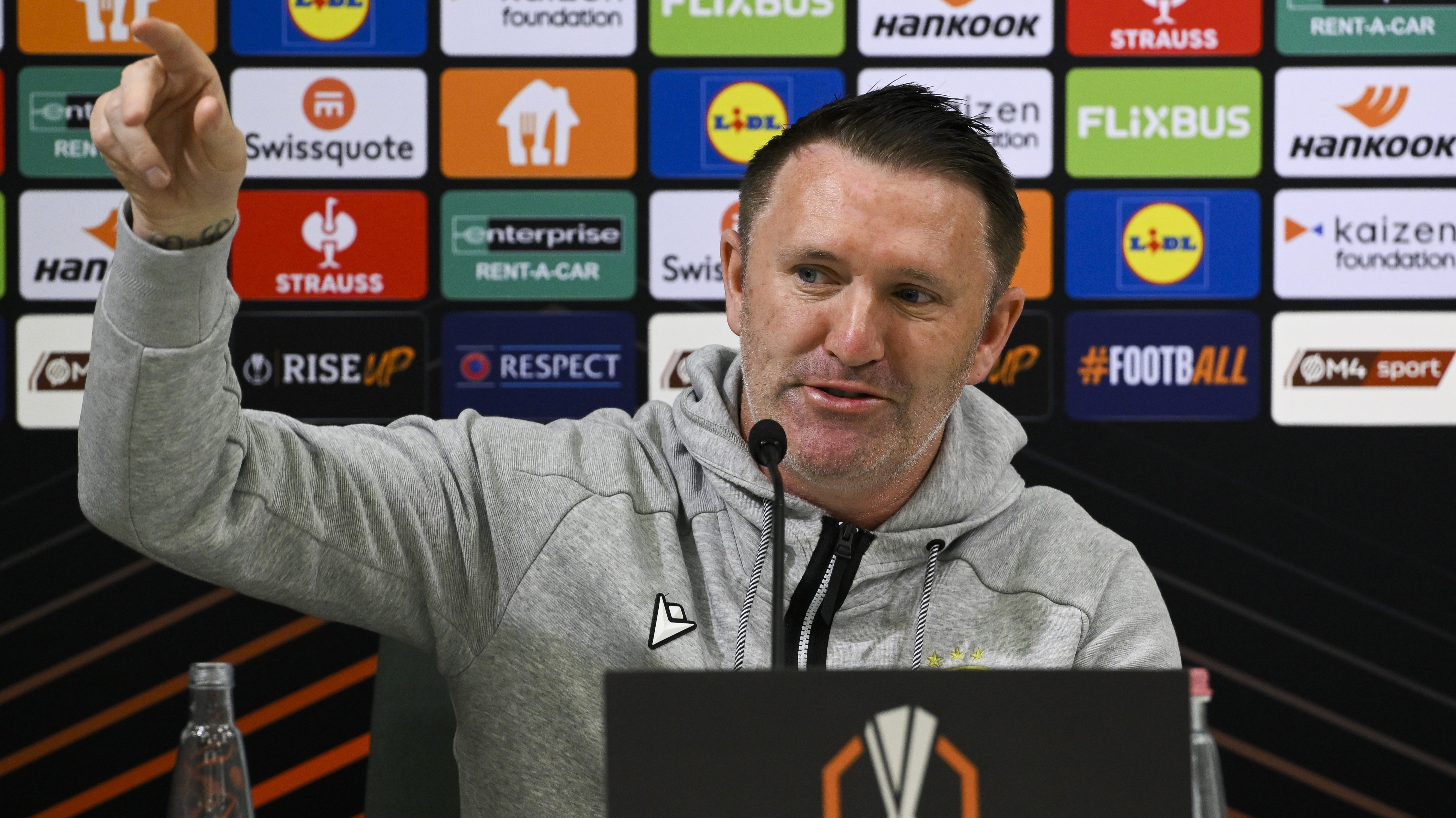 Robbie Keane a sajtótájékoztatón.